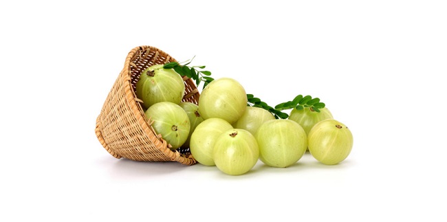 Gooseberry to remove dandruff