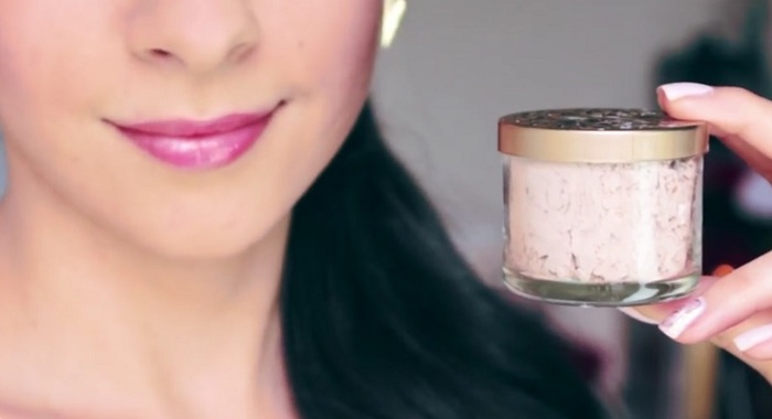 Super Easy DIY Foundation Powder From Your Kitchen Ingredients