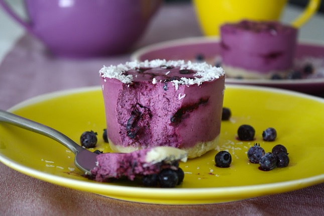 Blue berry n jam cheese cake