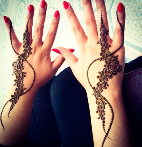 exquisite mehndi design 17