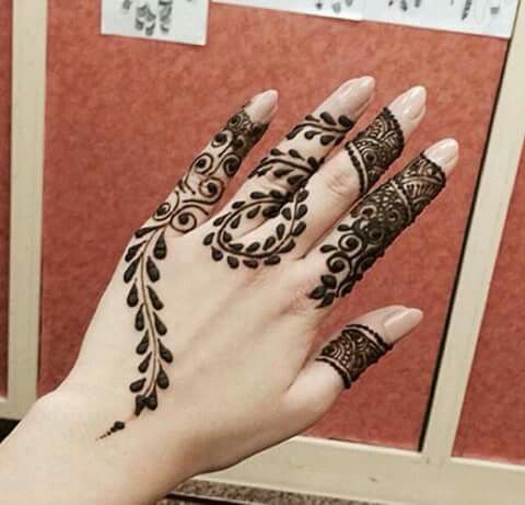 exquisite mehndi design 7