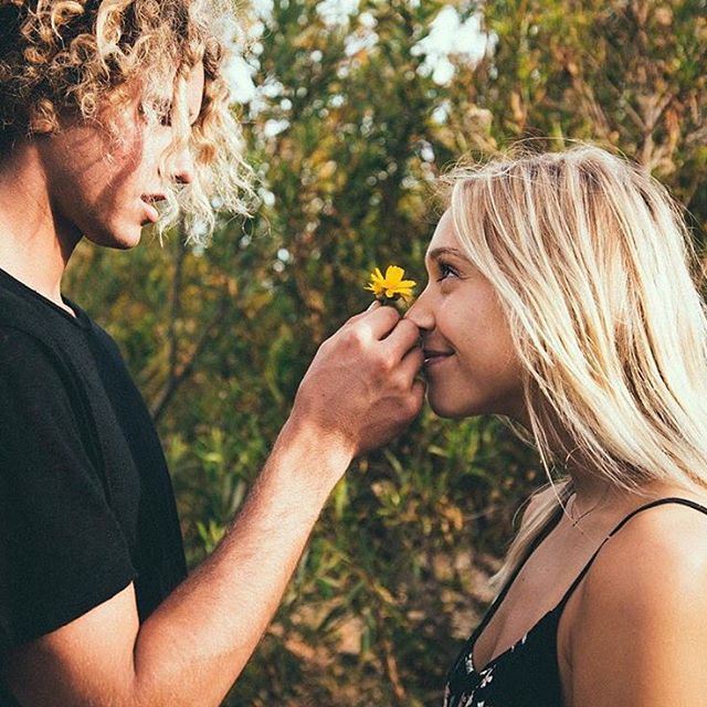 Jay-Alvarezz-and-his-girlfriend-Alexis-Ren11