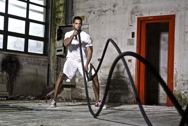 battle ropes - exercises that burns fat faster than running