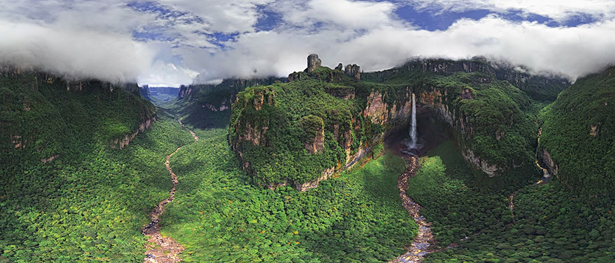 Churun-meru (Dragon) Waterfall, Venezuela