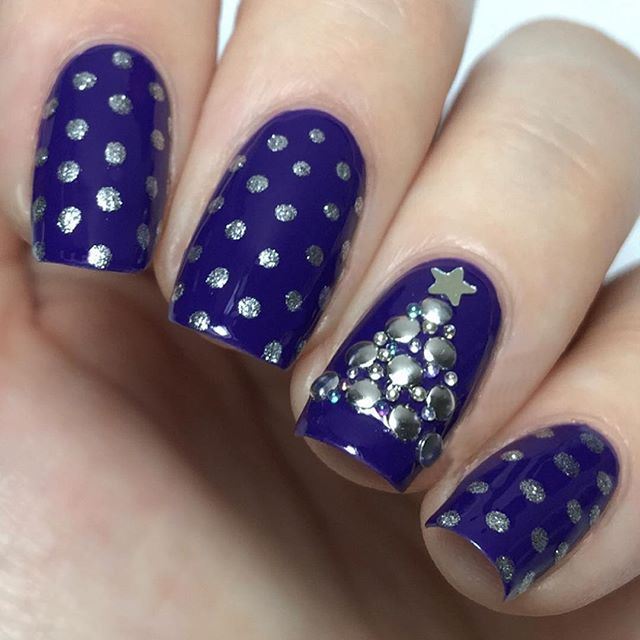 blue polka dot nails