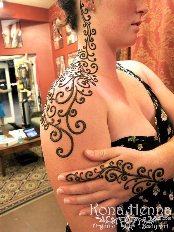 neck to shoulder design Mehndi Heena 15