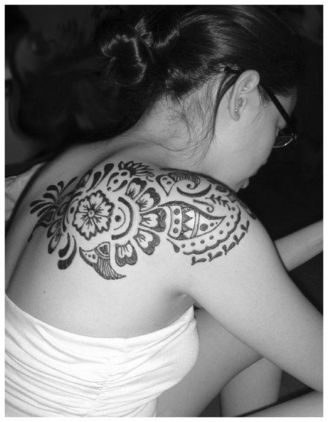  side back Shoulder design Mehndi Heena 2