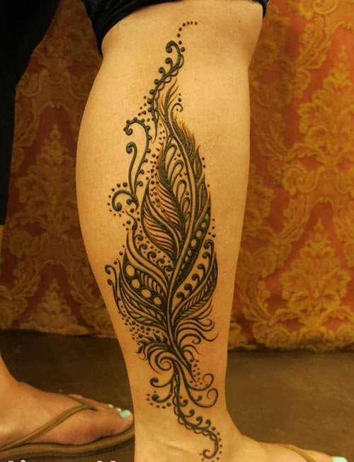 Detailed feather Henna