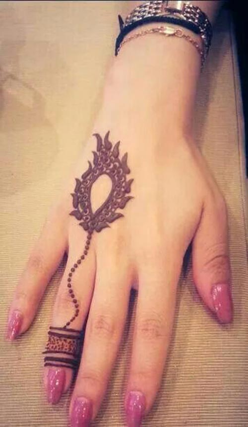 Feather design for ring finger-Henna-tattoo