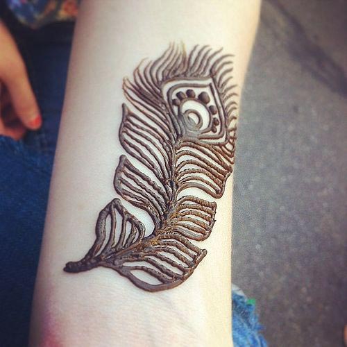 Pretty peacock feather henna design