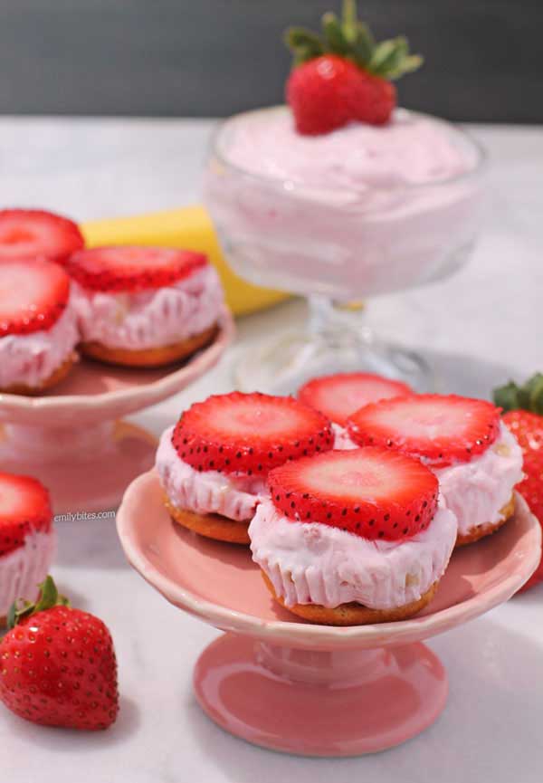 Strawberry-Banana-Frozen-Yogurt-Bites