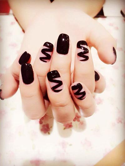 Zig Zag nail art