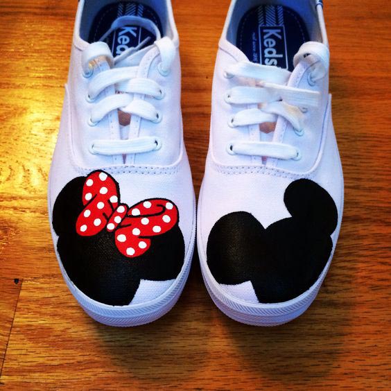 Mickey and minnie faces painted on shoes - Hand painted sneakers