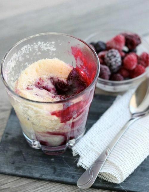 five minute berry cobbler