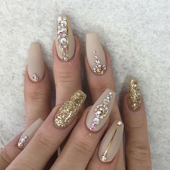 Awesome design on nude shade