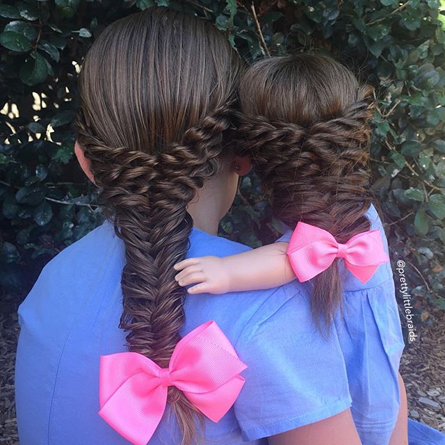 Mom creates beautiful braids hairstyle on her daughter and 