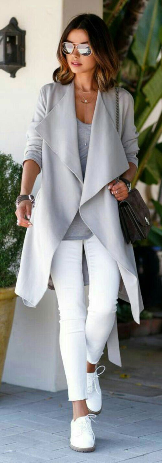 pair white jeans with cardigan 