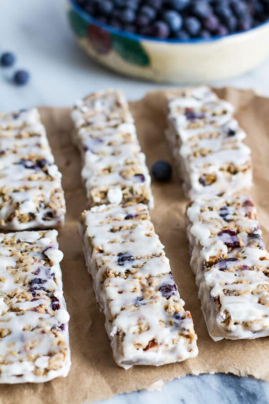 Blueberry Vanilla Greek Yogurt Granola Bars