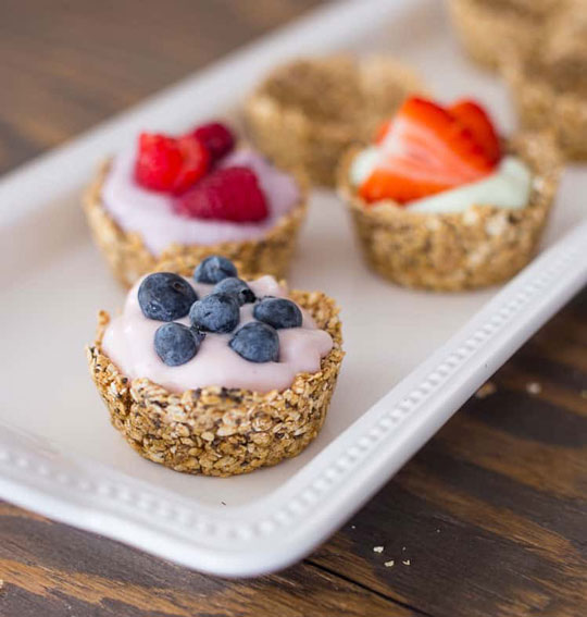 Oatmeal Cups With Yogurt And Fruit yogurt dessert recipes