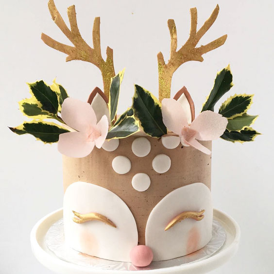 Super Cute Reindeer Cake