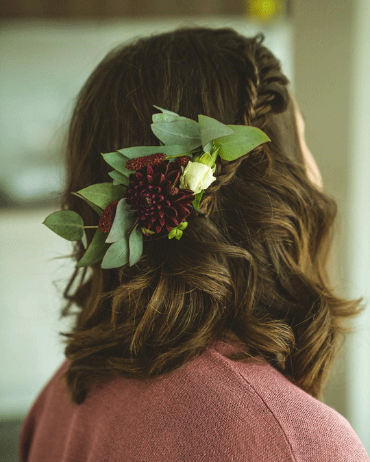 Short hair flower braided hairstyle