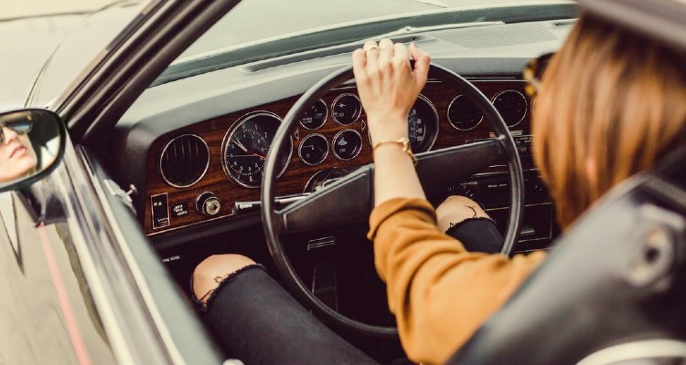 Road Safety Tips Every Woman Should Know When Driving Solo