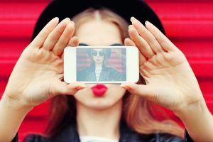 How to Take Good Instagram Pictures: The Top Tips to Know