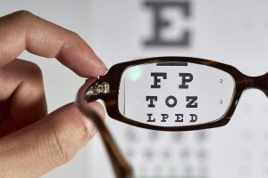 How Do You Know If You Need Glasses? 9 Signs You Need to See an Optometrist