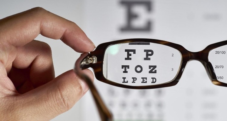 How Do You Know If You Need Glasses? 9 Signs You Need to See an Optometrist