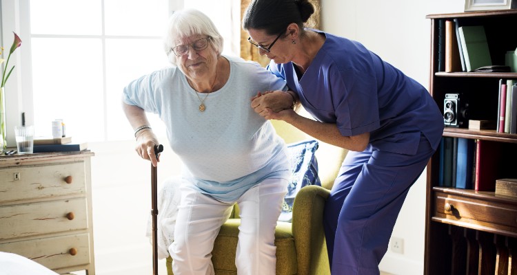 Things To Consider When Choosing In-Home Nursing Services For Elderly Loved Ones