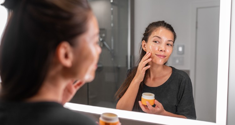 Mirrors with Lights: The Best Choice for Having Spotless Makeup
