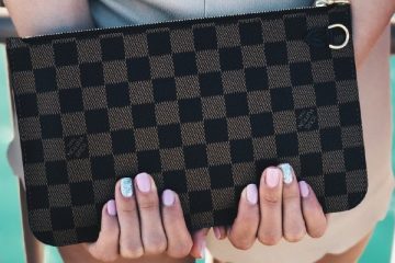 Essential Tips To Styling A Designer Luxury Handbag