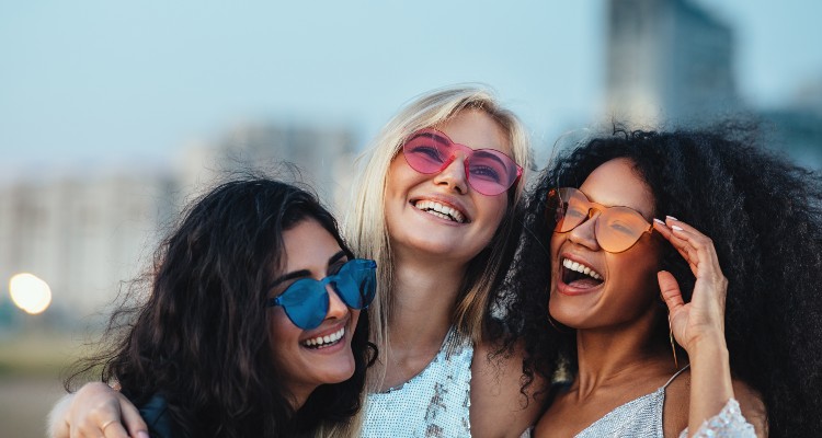 8 Hippest Women's Sunglasses Trends To Follow