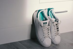 Top 6 Best Outfits to Pair with Your Sneakers