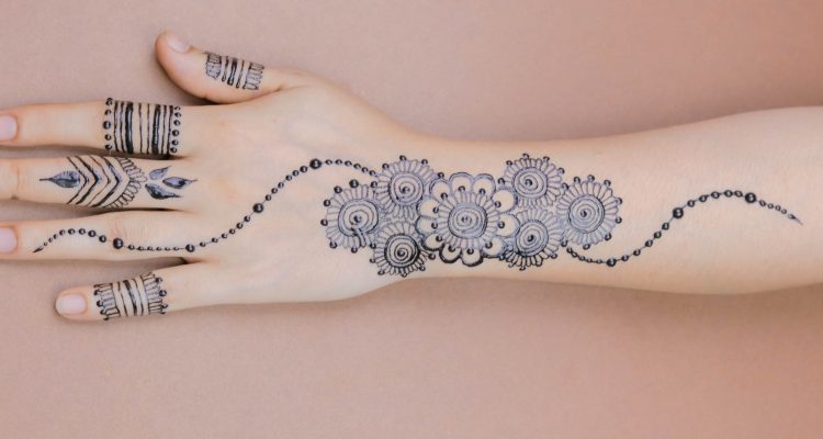 Why making your own henna cone is beneficial than buying pre-made cones