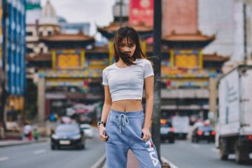 How to wear crop tops to be stylish?
