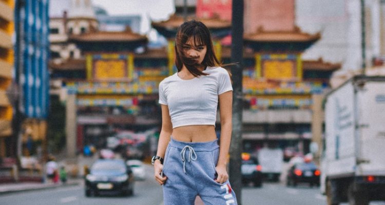 How to wear crop tops to be stylish?