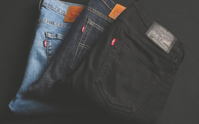 Discover your ideal jeans and pants on Solado